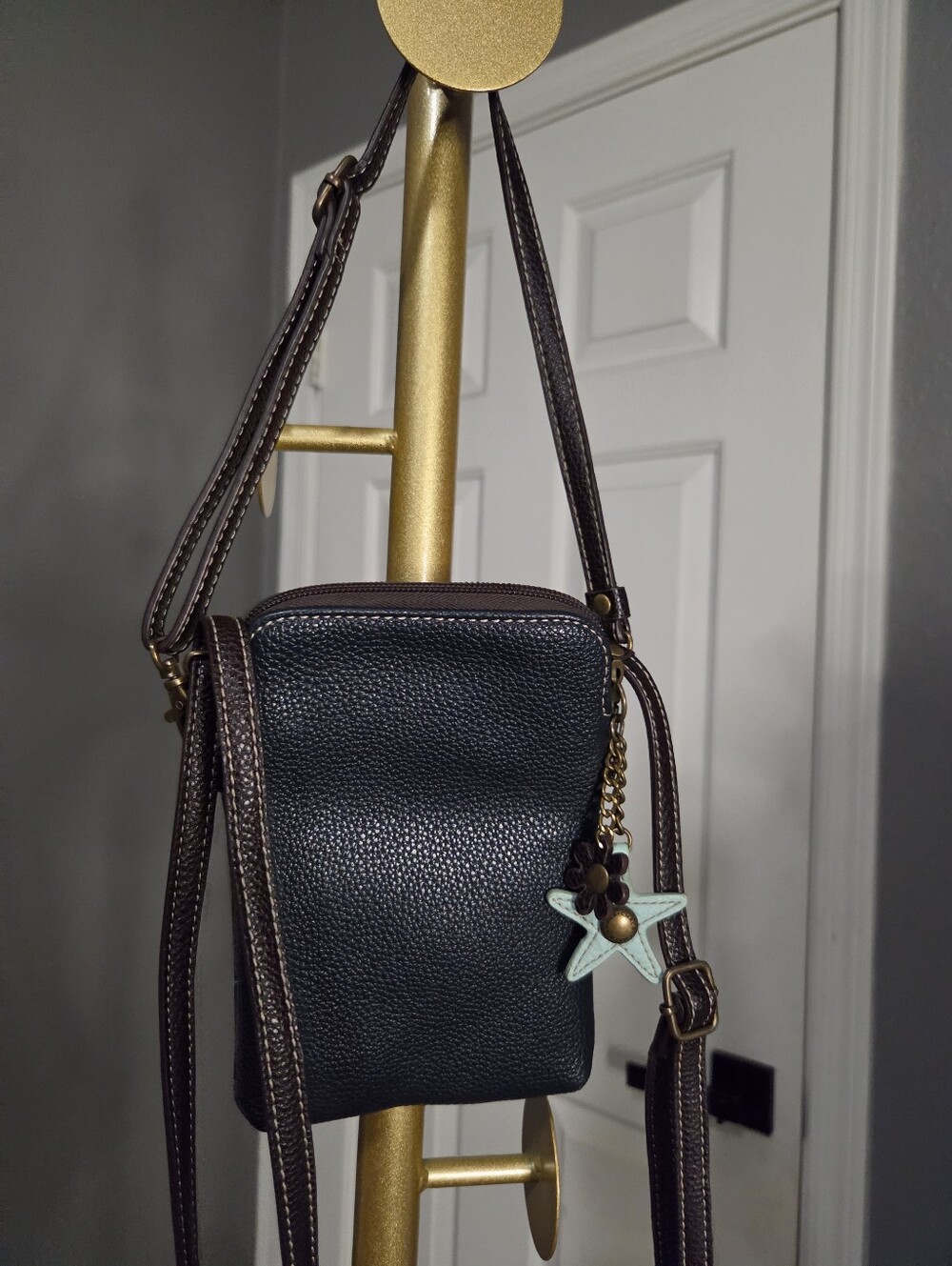 Chala Teal & Brown Sea Turtle Crossbody Bag - Picture 2 of 5
